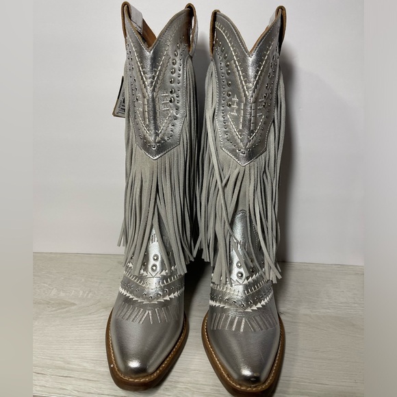 Dingo Gypsy Studded Fringe Metallic Snip Toe Cowboy Silver Boots 6M DI 737 - Picture 3 of 12